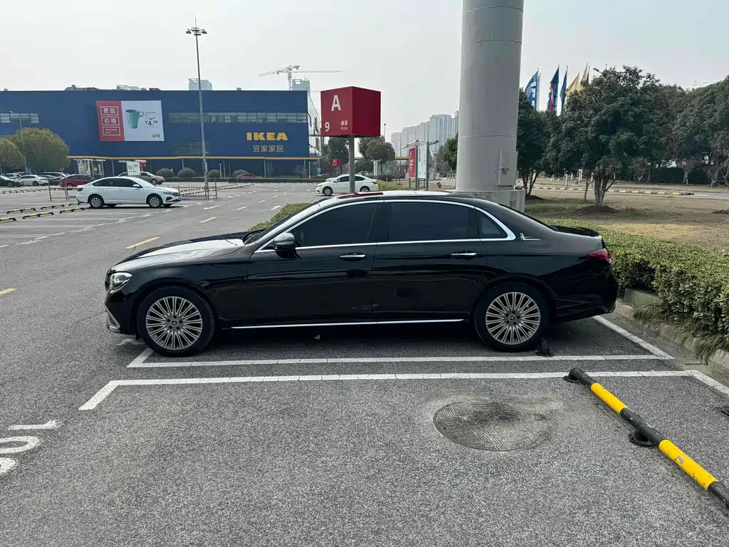 Mercedes-Benz E-Class 2023