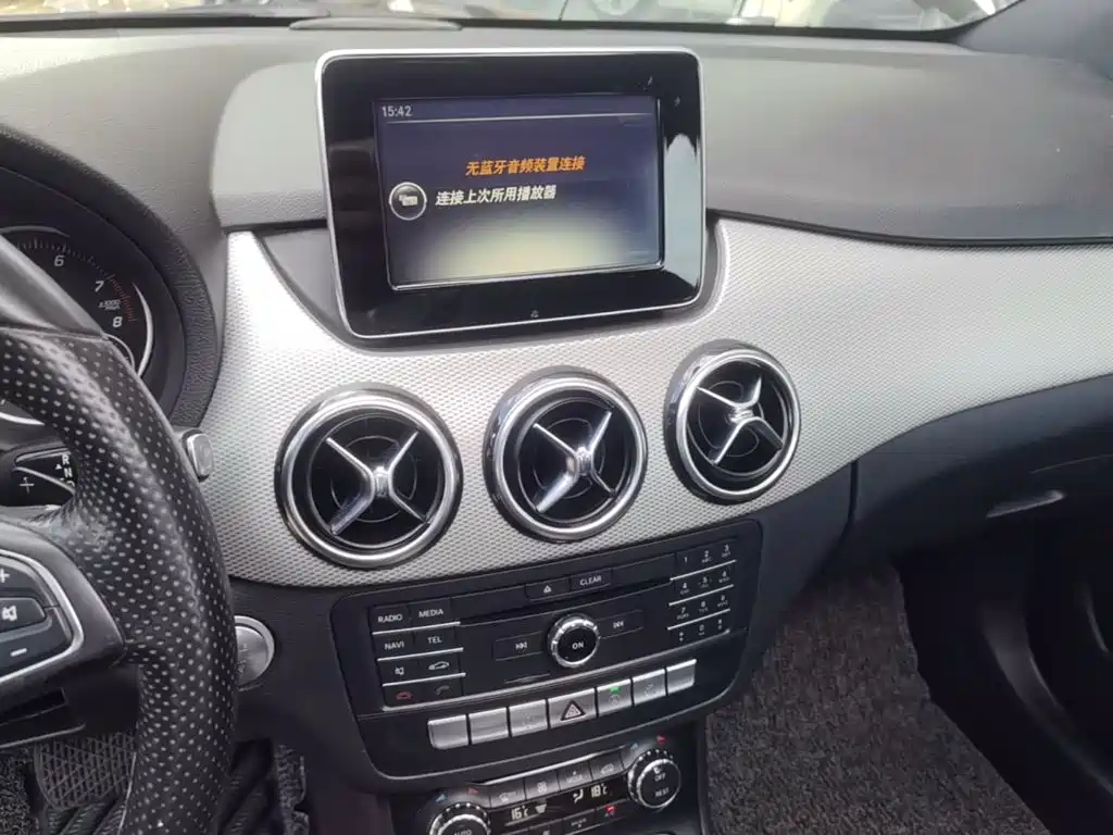 Mercedes-Benz B-Class 2015 — фото 9