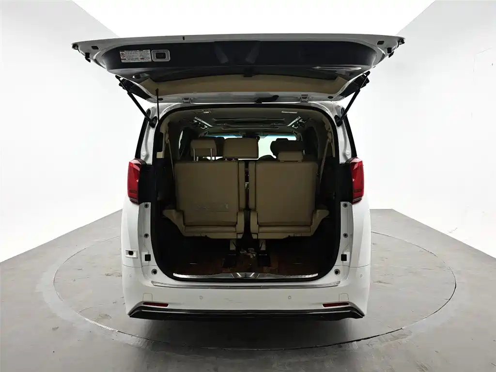 Toyota Alphard 2020 — фото 8