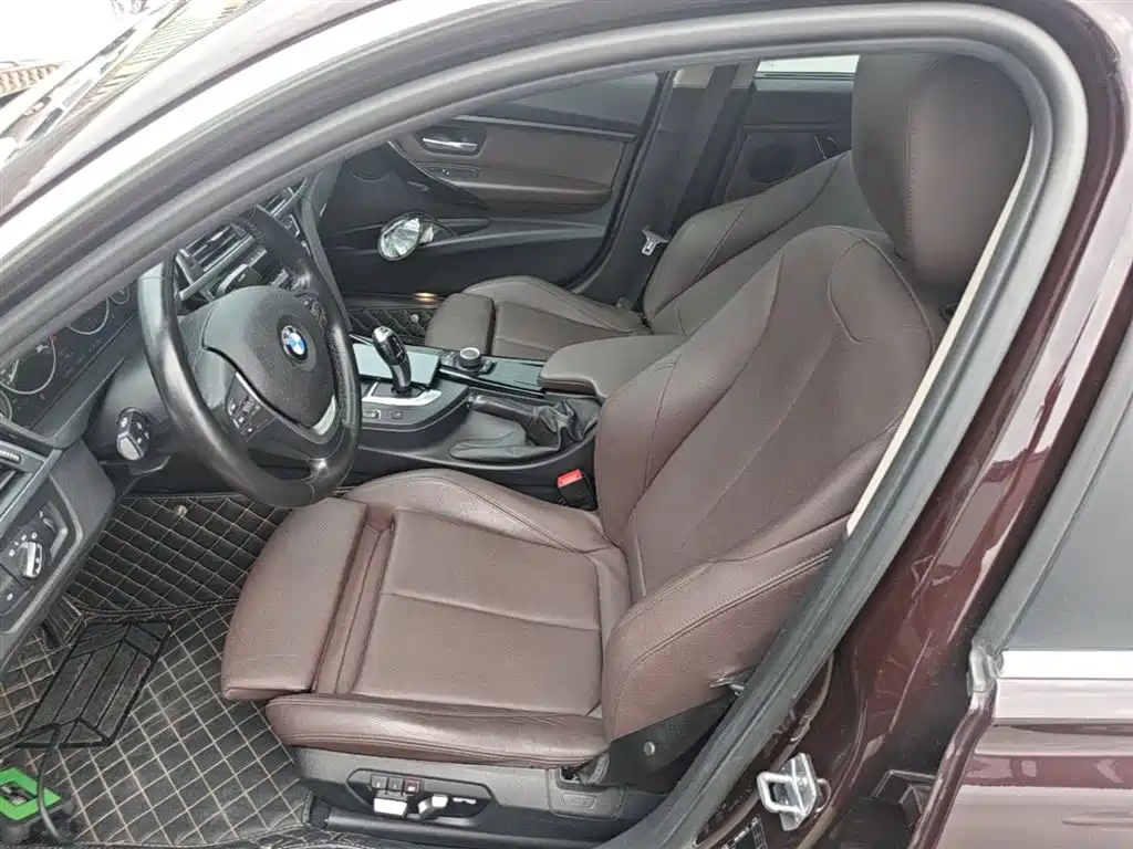 BMW 3 Series 2018 — фото 15