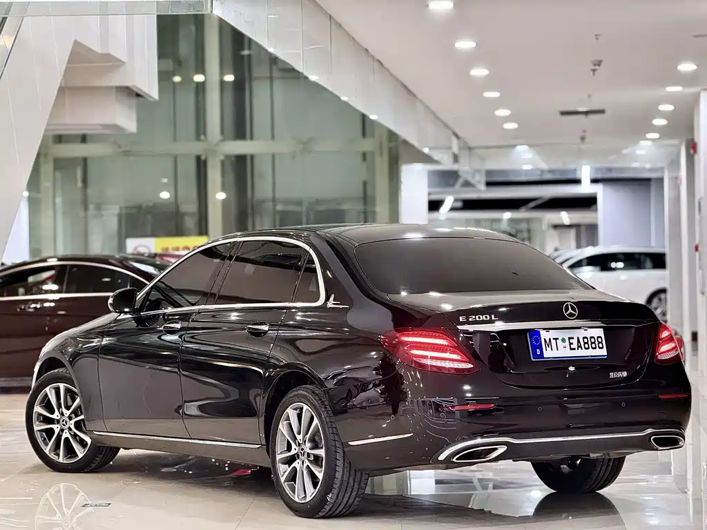 Mercedes-Benz E-Class 2019 — фото 9