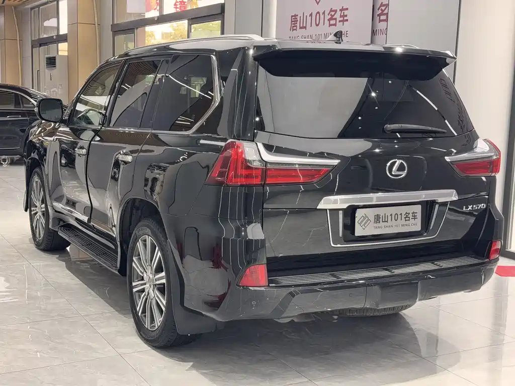 Lexus LX 2017 — фото 8
