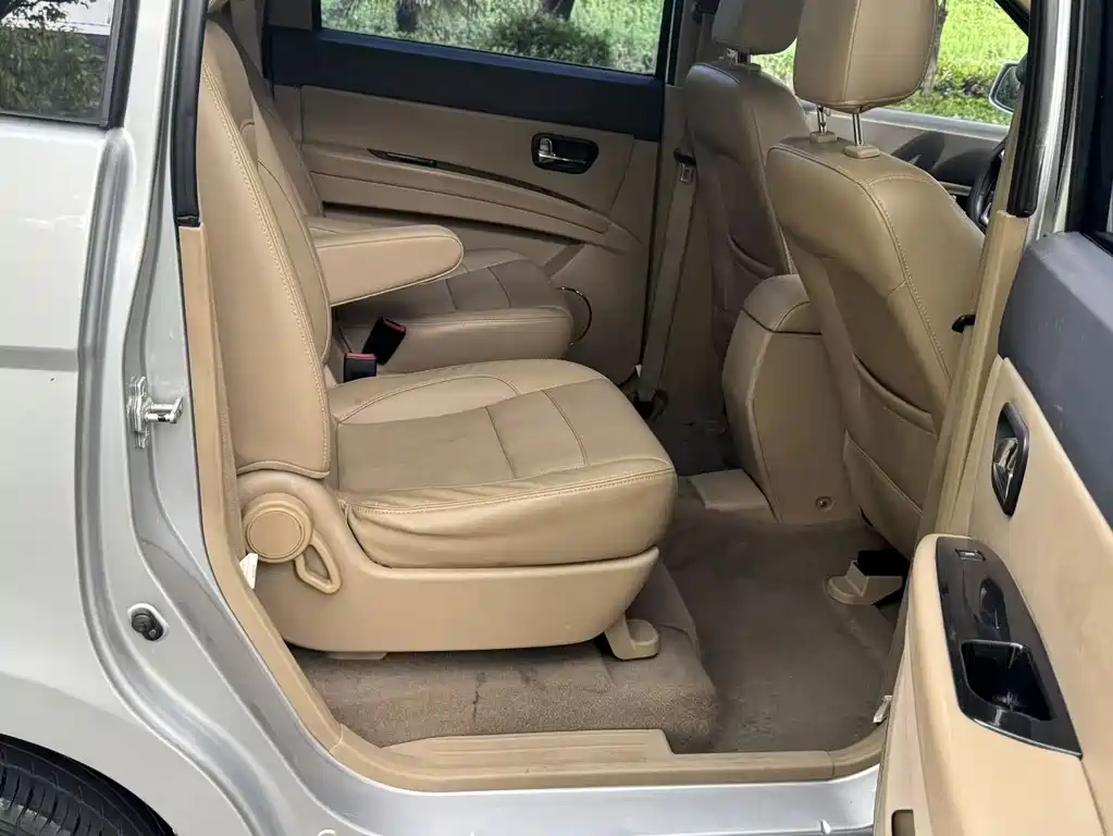 Wuling Hongguang 2014