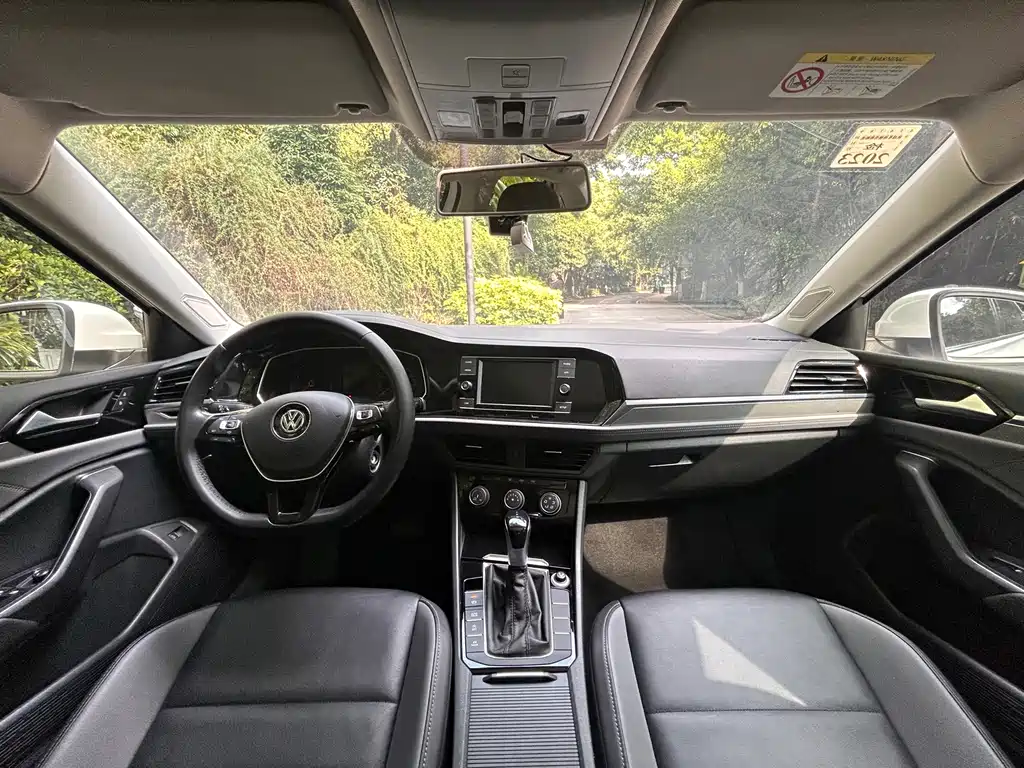 Volkswagen Sagitar 2019
