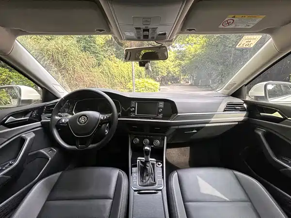 Volkswagen Sagitar 2019