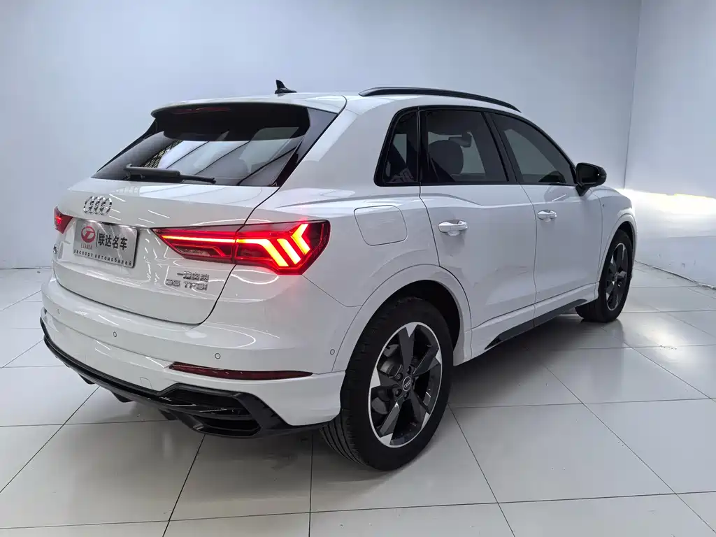 Audi Q3 2022 — фото 23