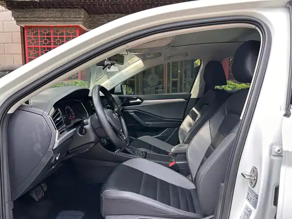Volkswagen Sagitar 2019