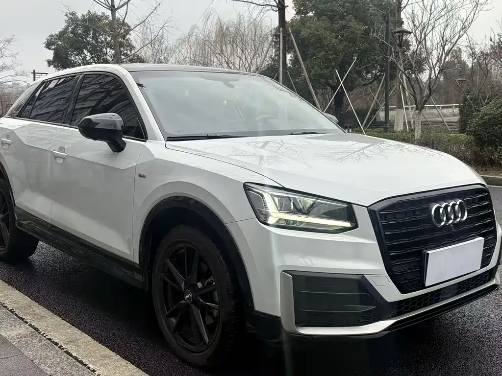 Audi Q2L 2019 — фото 3