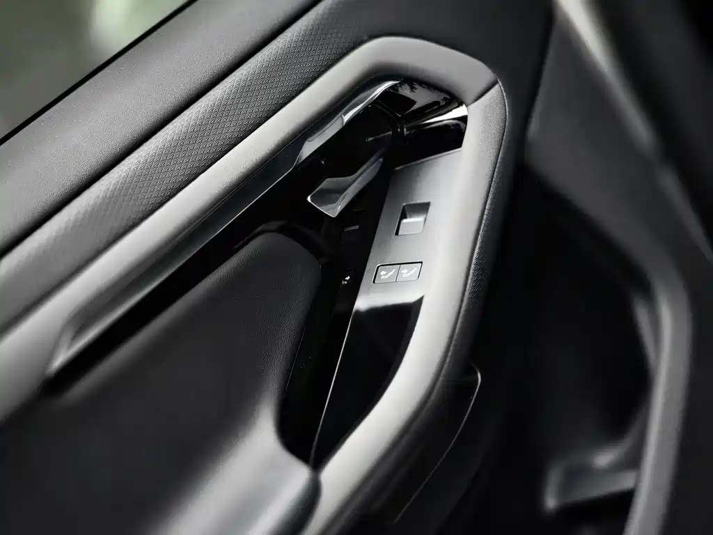 Land Rover Range Rover Evoque 2024 — фото 25