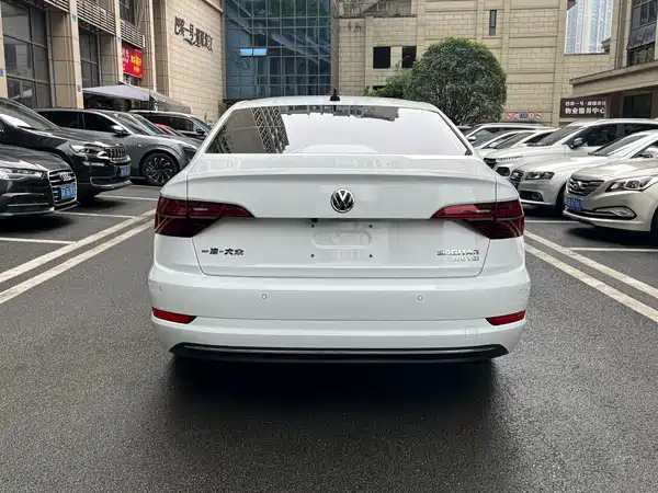 Volkswagen Sagitar 2021