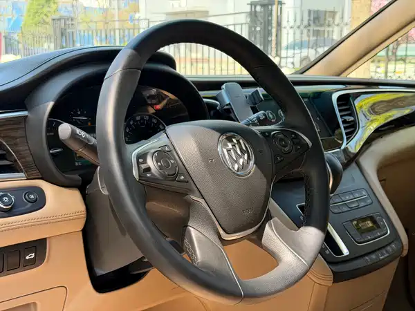 Buick GL8 2017
