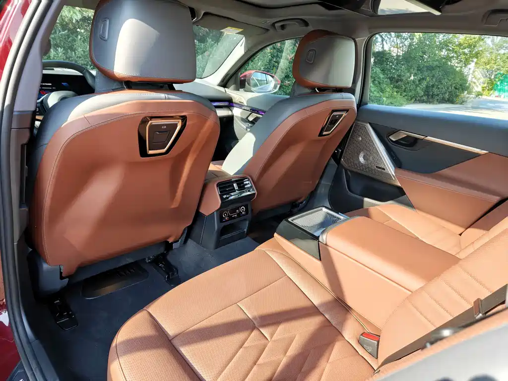 BMW i5 — фото 13
