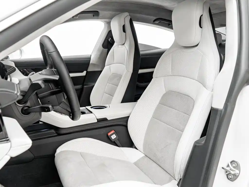Porsche Taycan 2020 — фото 14