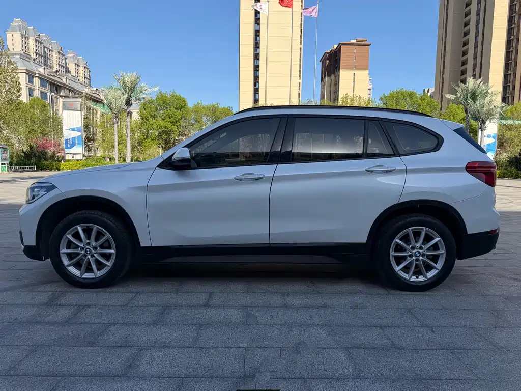 BMW X1 2018 — фото 3