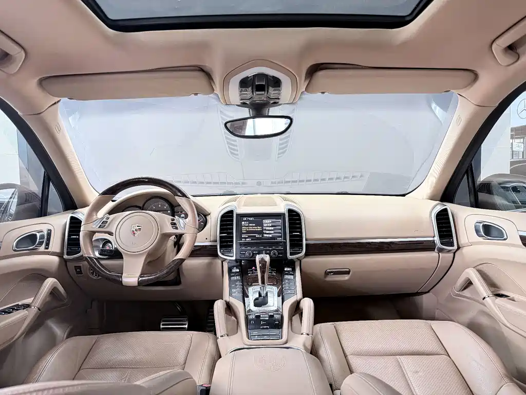 Porsche Cayenne 2012 — фото 11