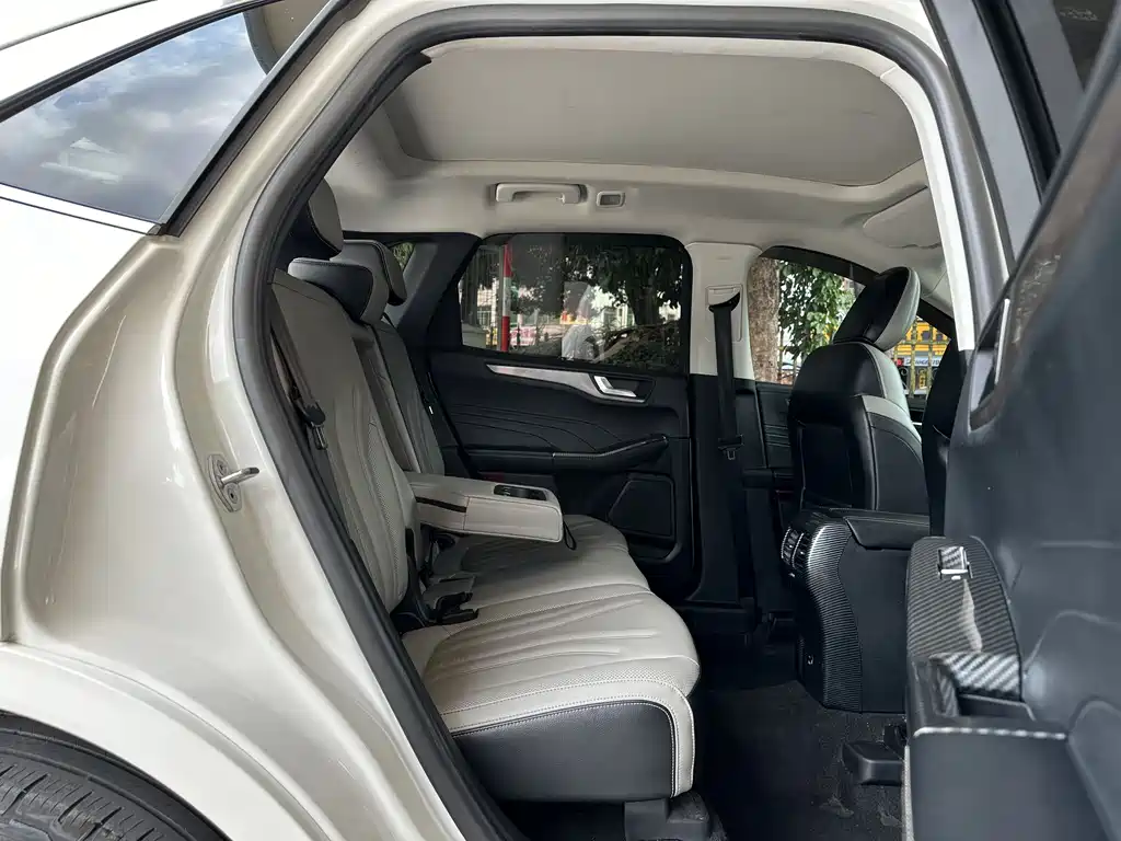 Ford Escape 2021 — фото 16