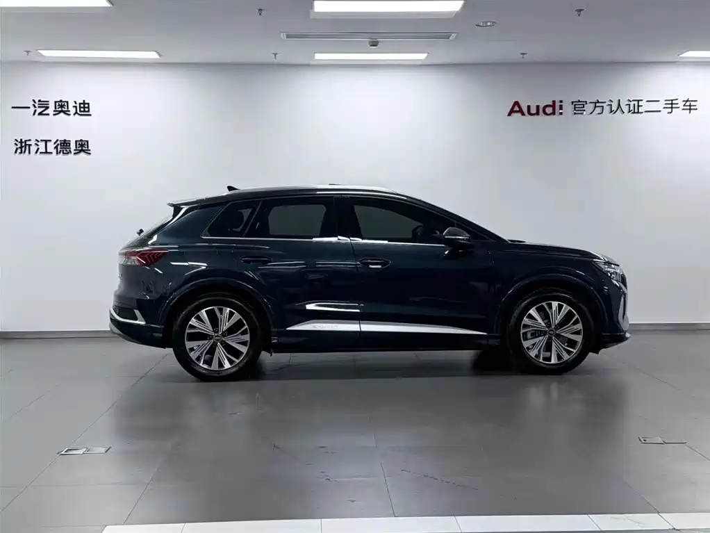 Audi Q4 e-tron 2025 — фото 3