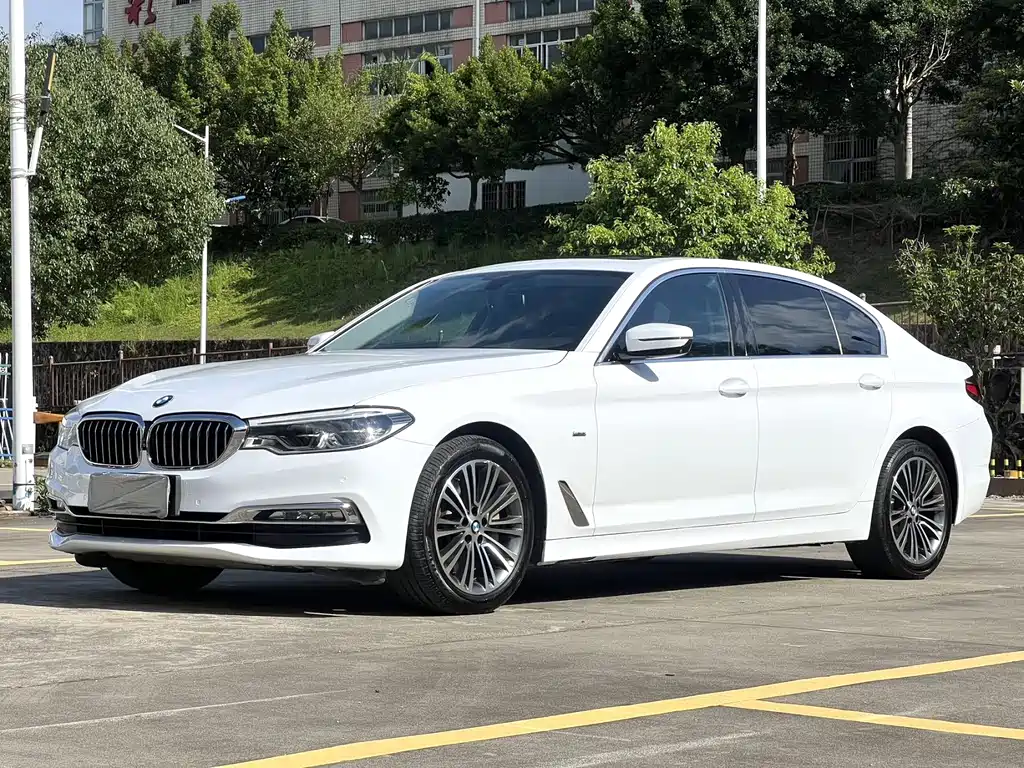 BMW 5 Series 2021