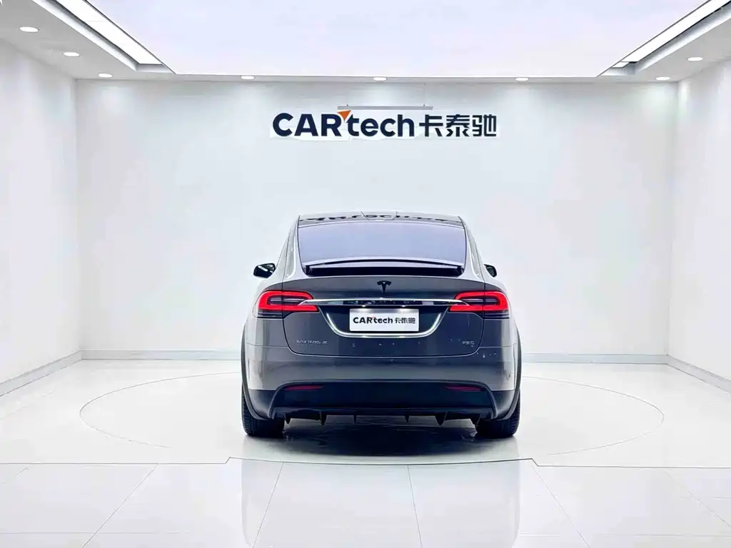 Tesla Model X 2017 — фото 6