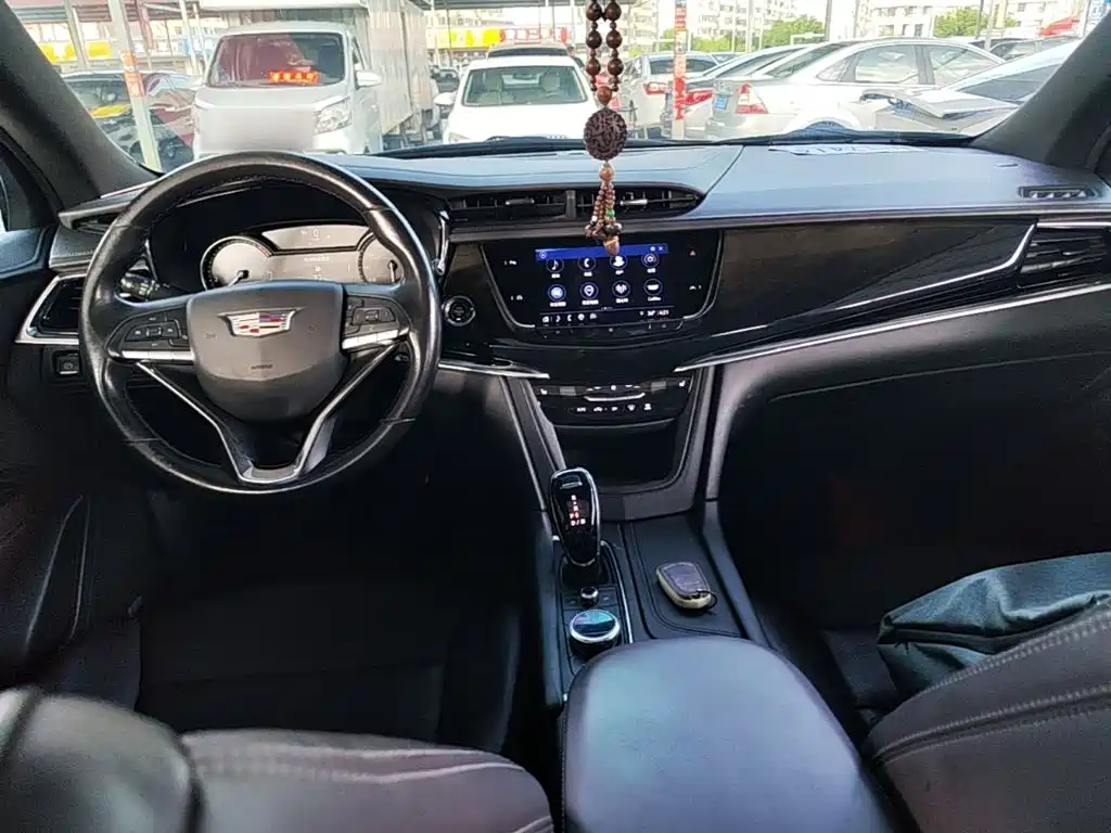 Cadillac XT6 2021 — фото 10