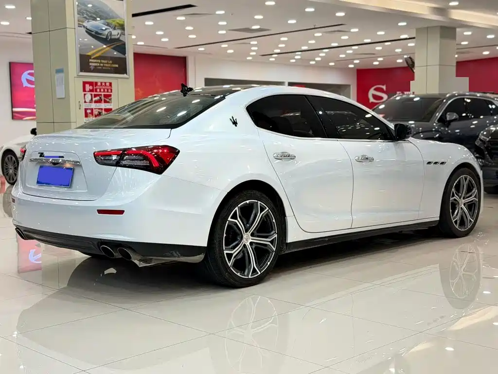 Maserati Ghibli 2014 — фото 15