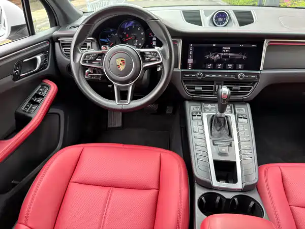 Porsche Macan 2021