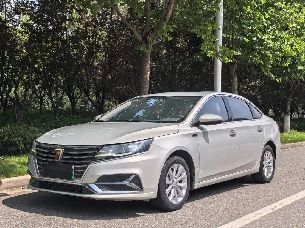 Roewe i6 New Energy 2017 — фото 1