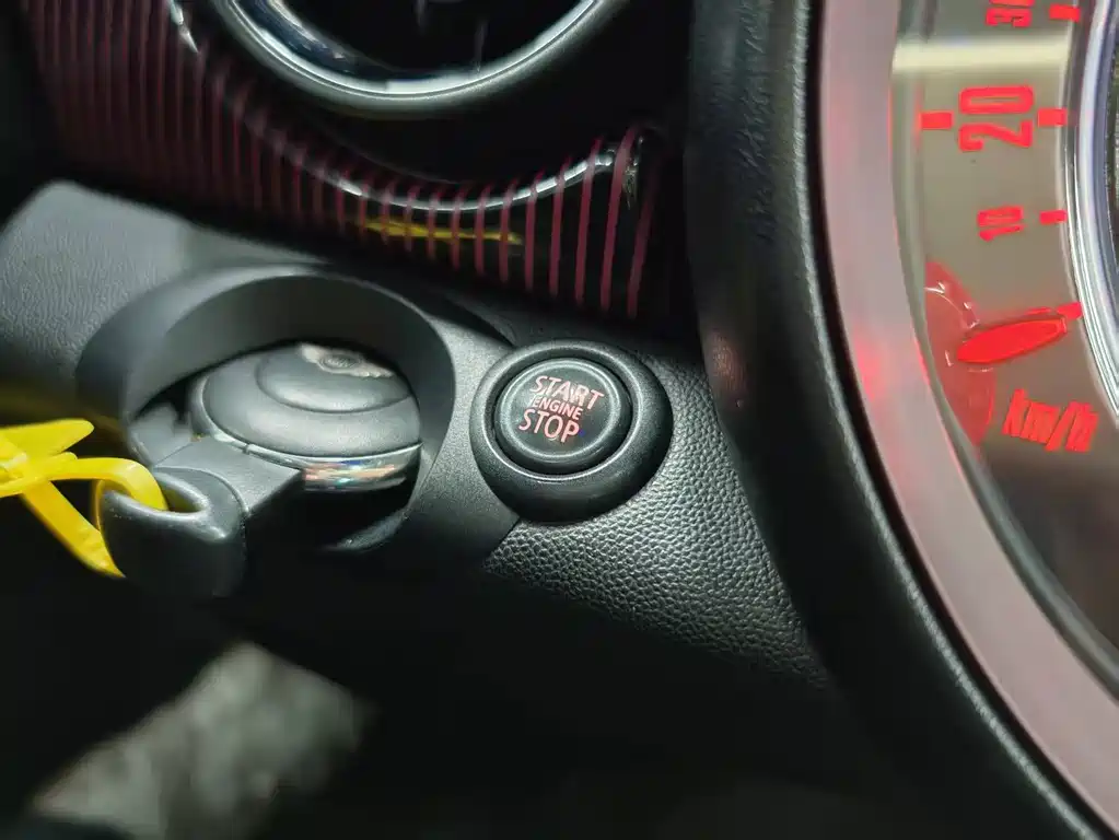 MINI Clubman 2012 — фото 20