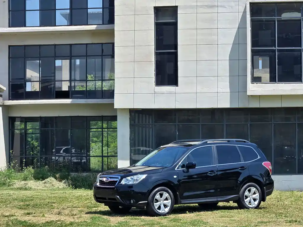 Subaru Forester 2015 — фото 1