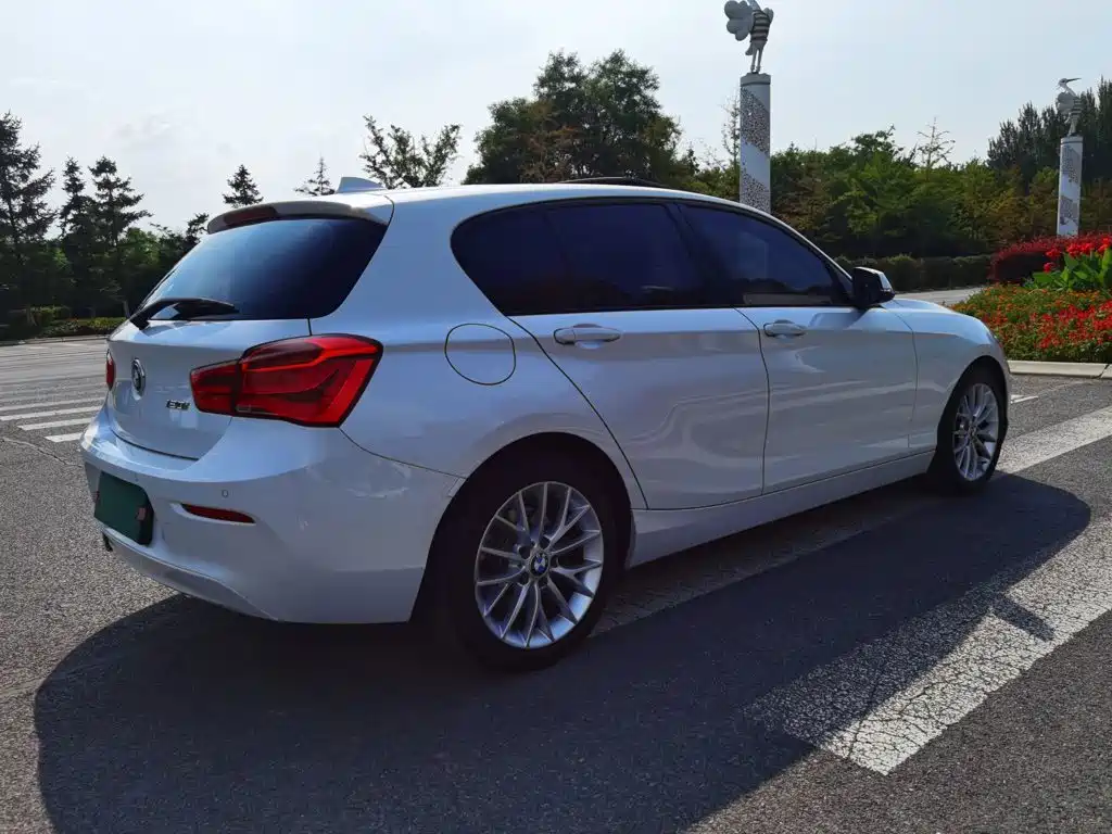 BMW 1 Series 2017 — фото 15