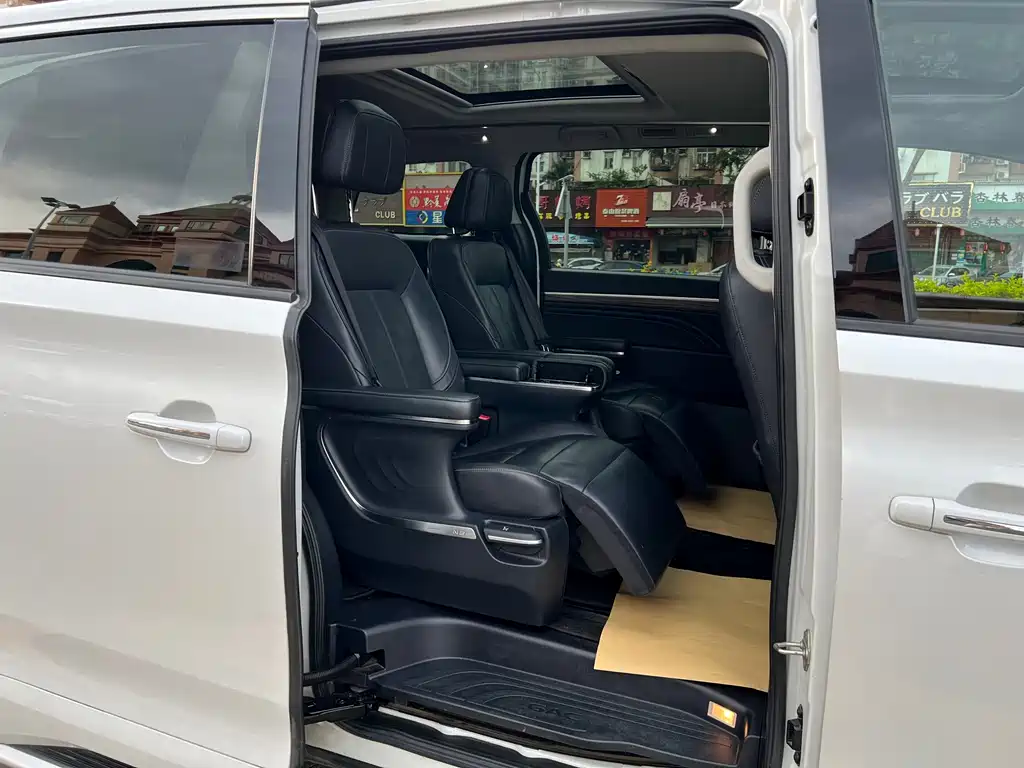 GAC Motor Trumpchi M8 2023 — фото 13