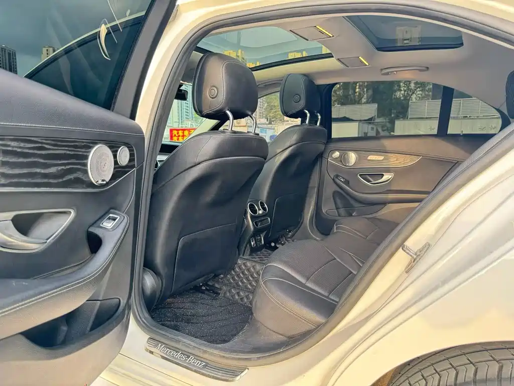 Mercedes-Benz C-Class 2021