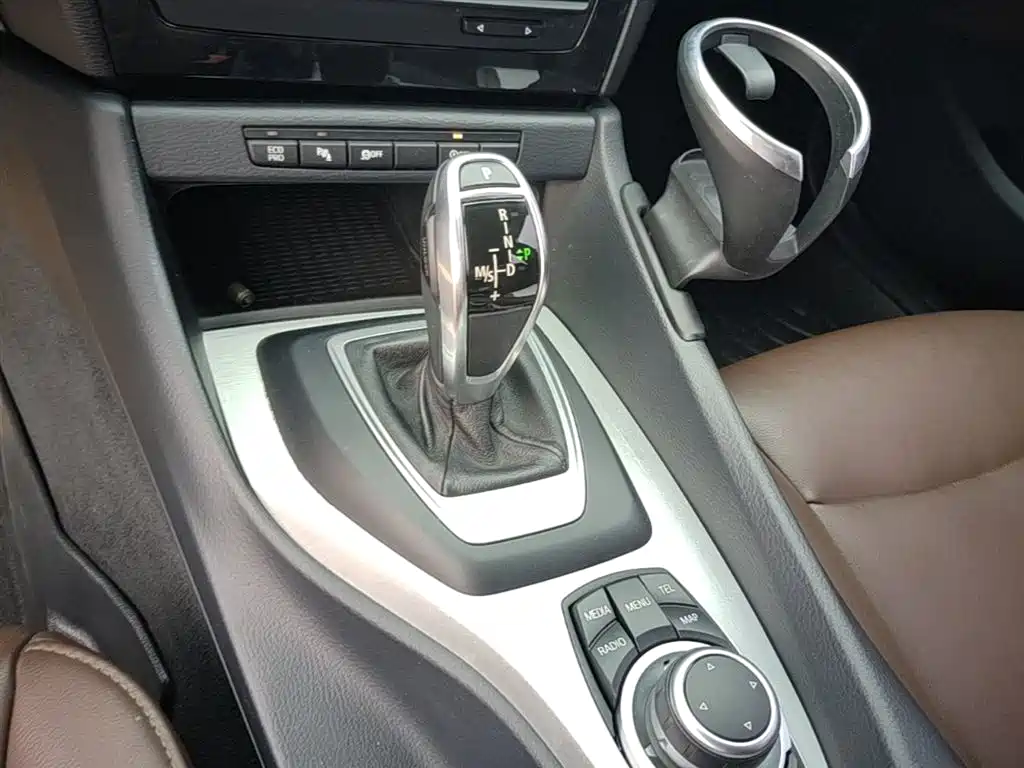 BMW X1 2015 — фото 14