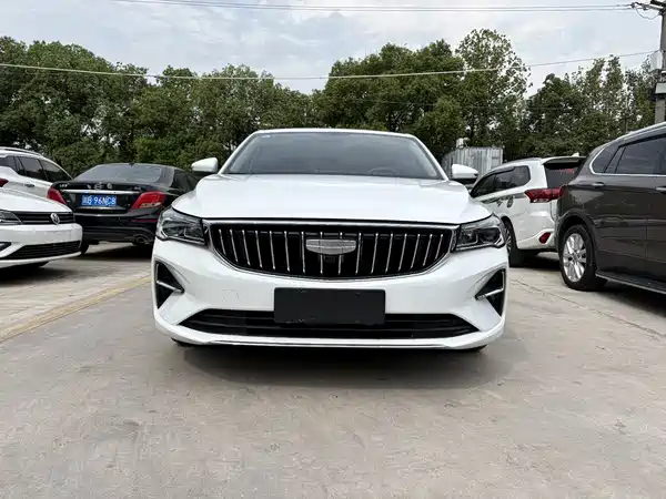 Geely Emgrand 2025