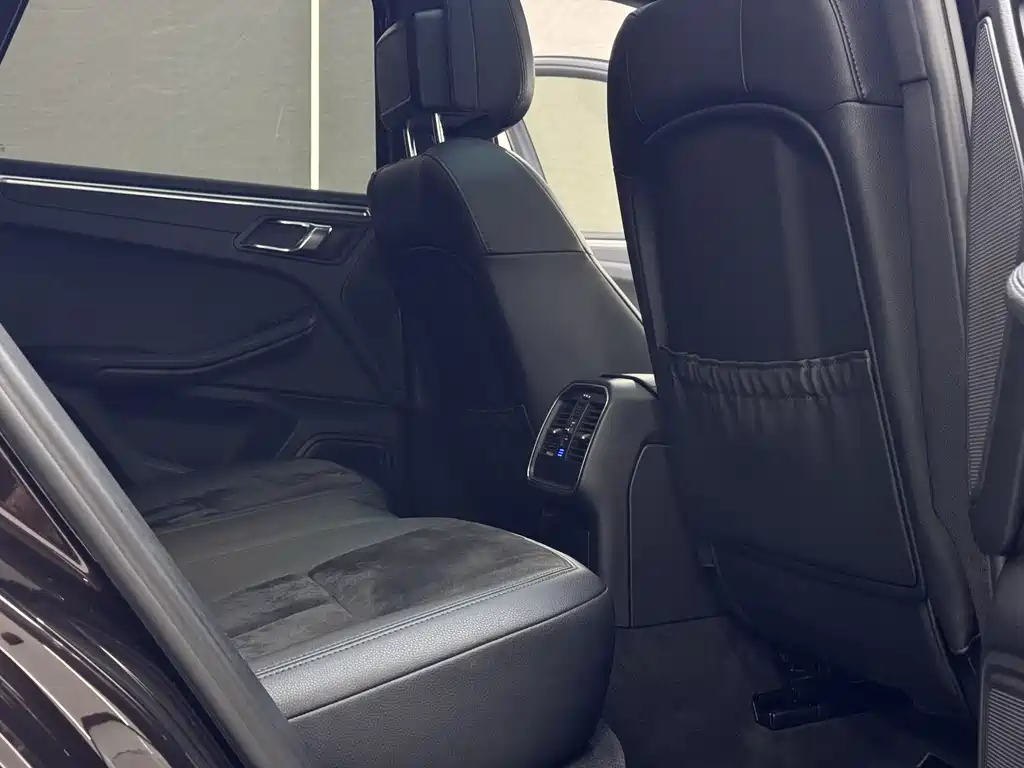 Porsche Macan 2016 — фото 22