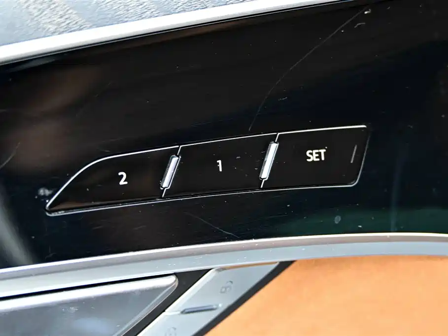 Audi A8 2023 — фото 23
