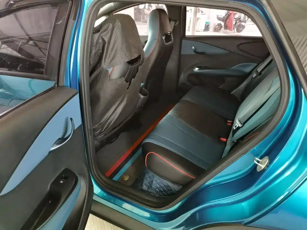 BYD Dolphin 2022 — фото 17