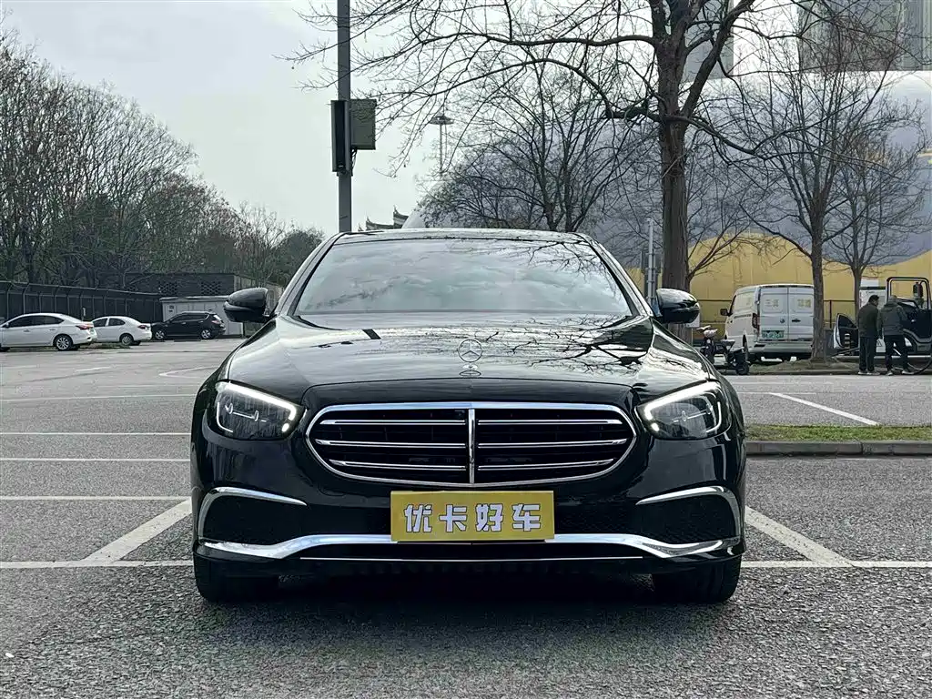 Mercedes-Benz E-Class 2022