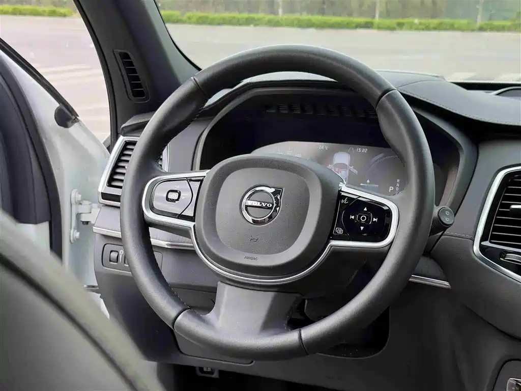 Volvo XC90 PHEV 2021 — фото 12