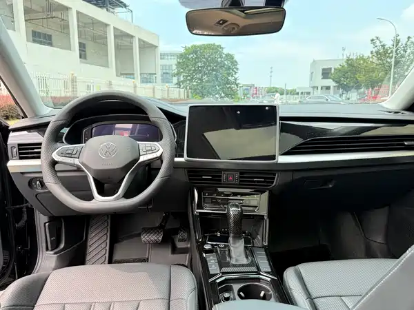 Volkswagen Passat 2025