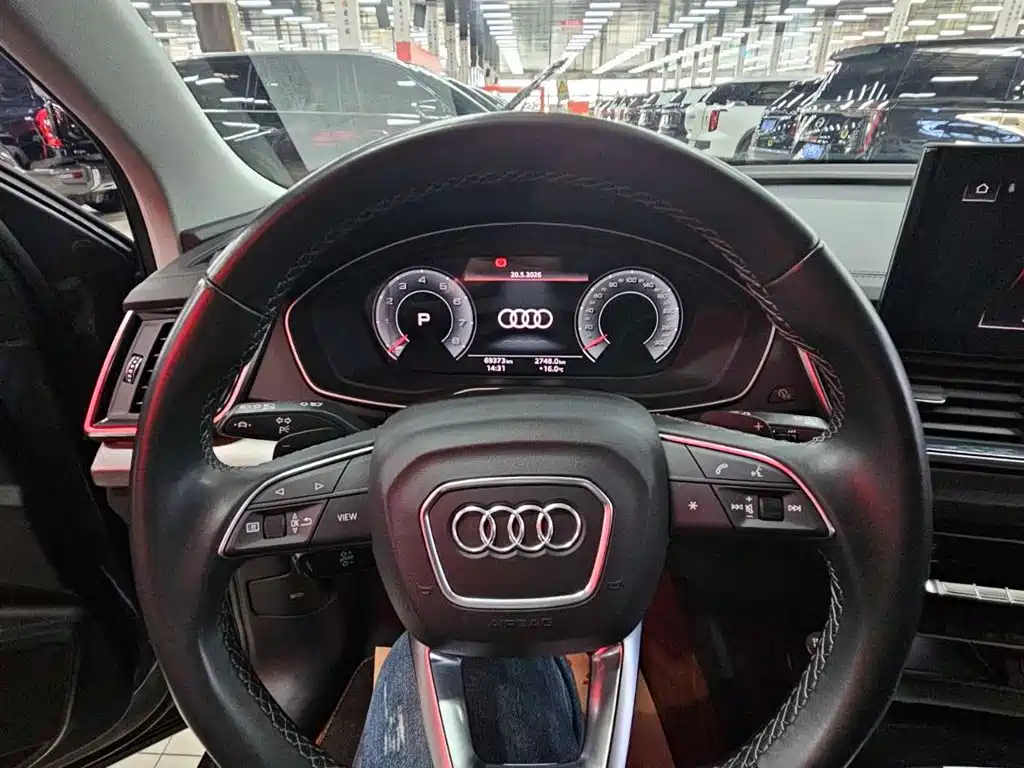 Audi Q5L 2022 — фото 11