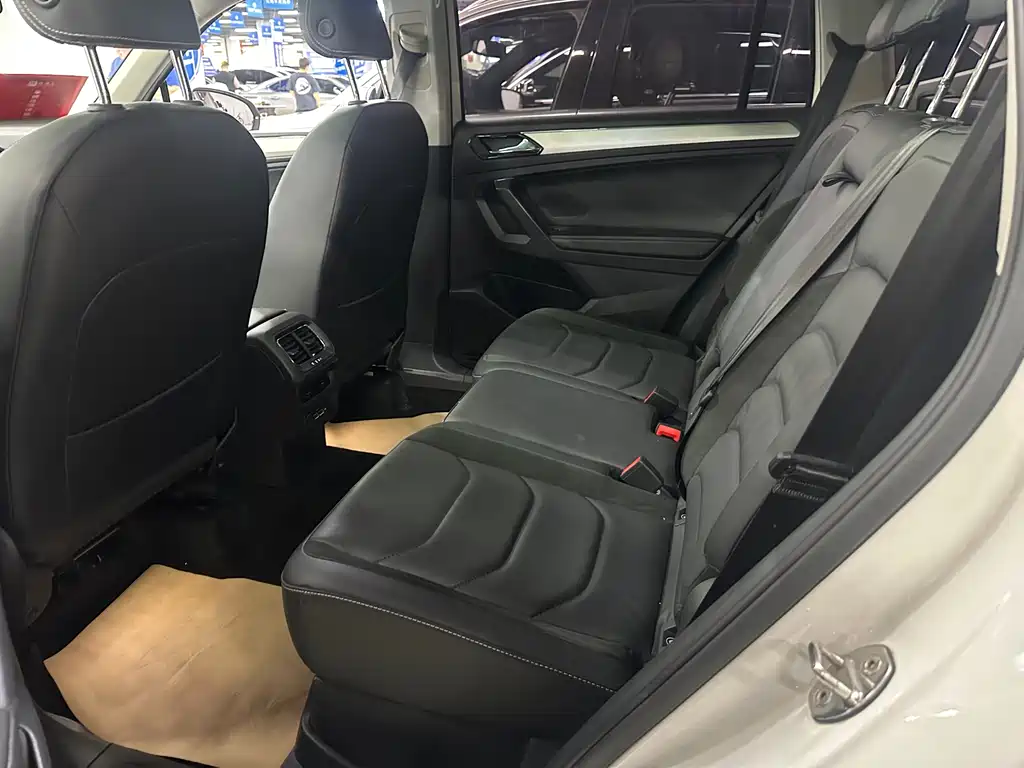 Volkswagen Tiguan L 2020 — фото 14