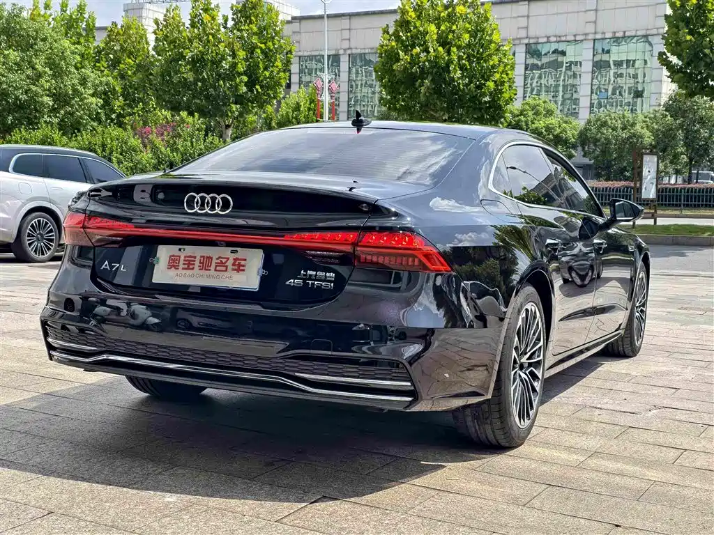 Audi A7L 2024 — фото 12