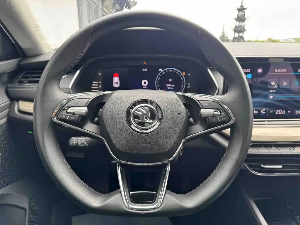 Skoda Octavia 2022 — фото 11