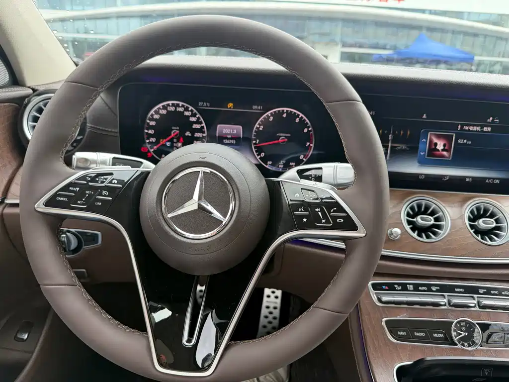 Mercedes-Benz E-Class 2019 — фото 10