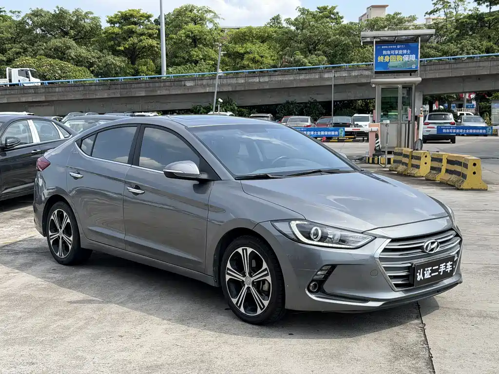Hyundai Elantra 2018 — фото 3