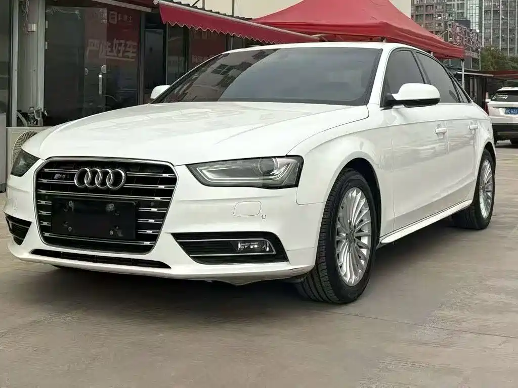 Audi A4L 2015