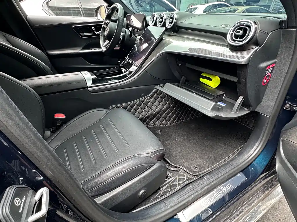 Mercedes-Benz C-Class 2023