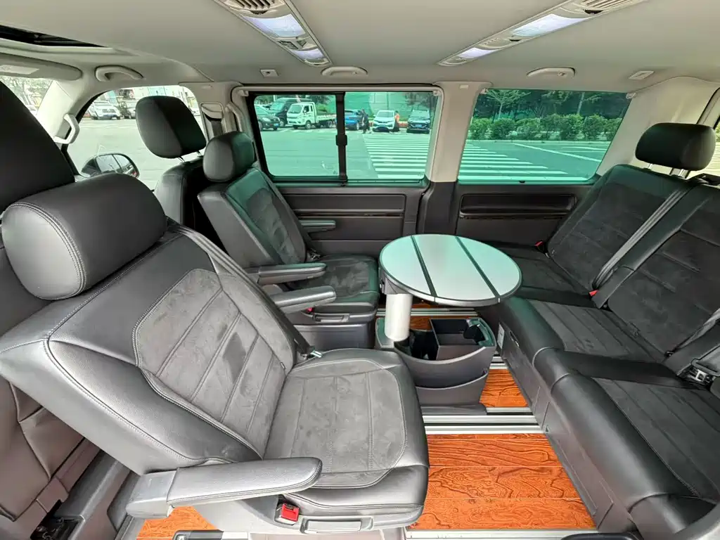 Volkswagen Multivan 2018 — фото 4