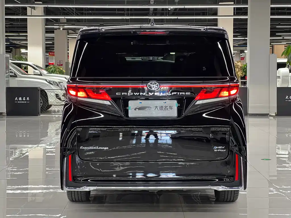 Toyota Vellfire 2023 — фото 5